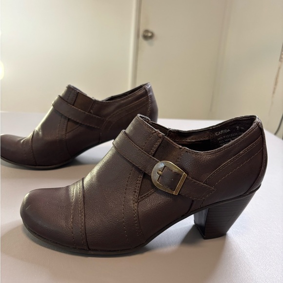 BareTraps Shoes - BARETRAPS ANKLE BOOTS brown woman’s size 7